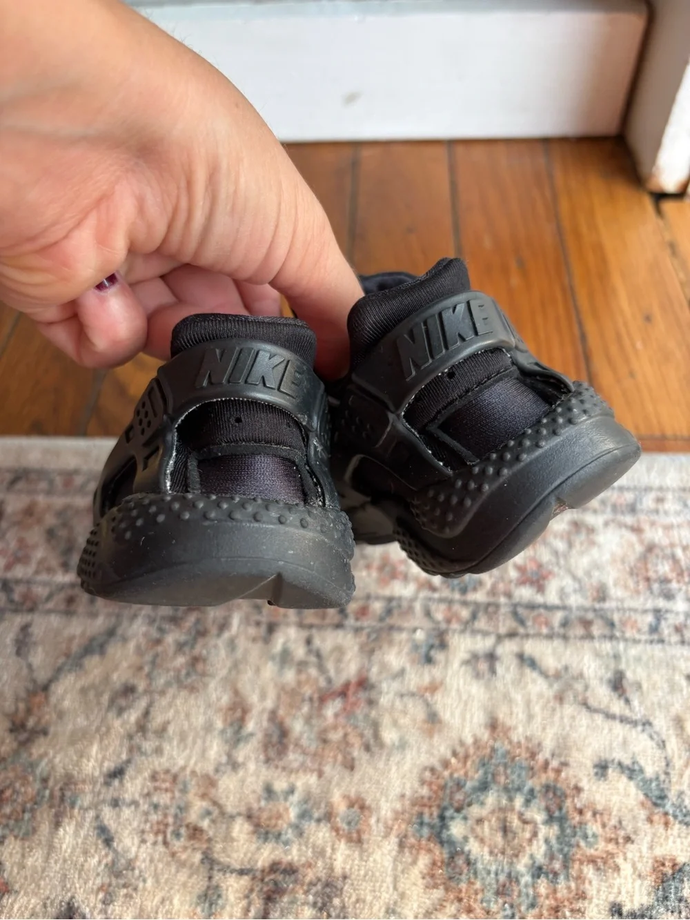 7c Nike Toddler Huarache Slip On All Black Sneakers